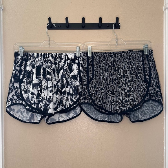 Set of 2 Calvin Klein Women’s Black/White Lined Athletic Shorts Size Small - Picture 1 of 8